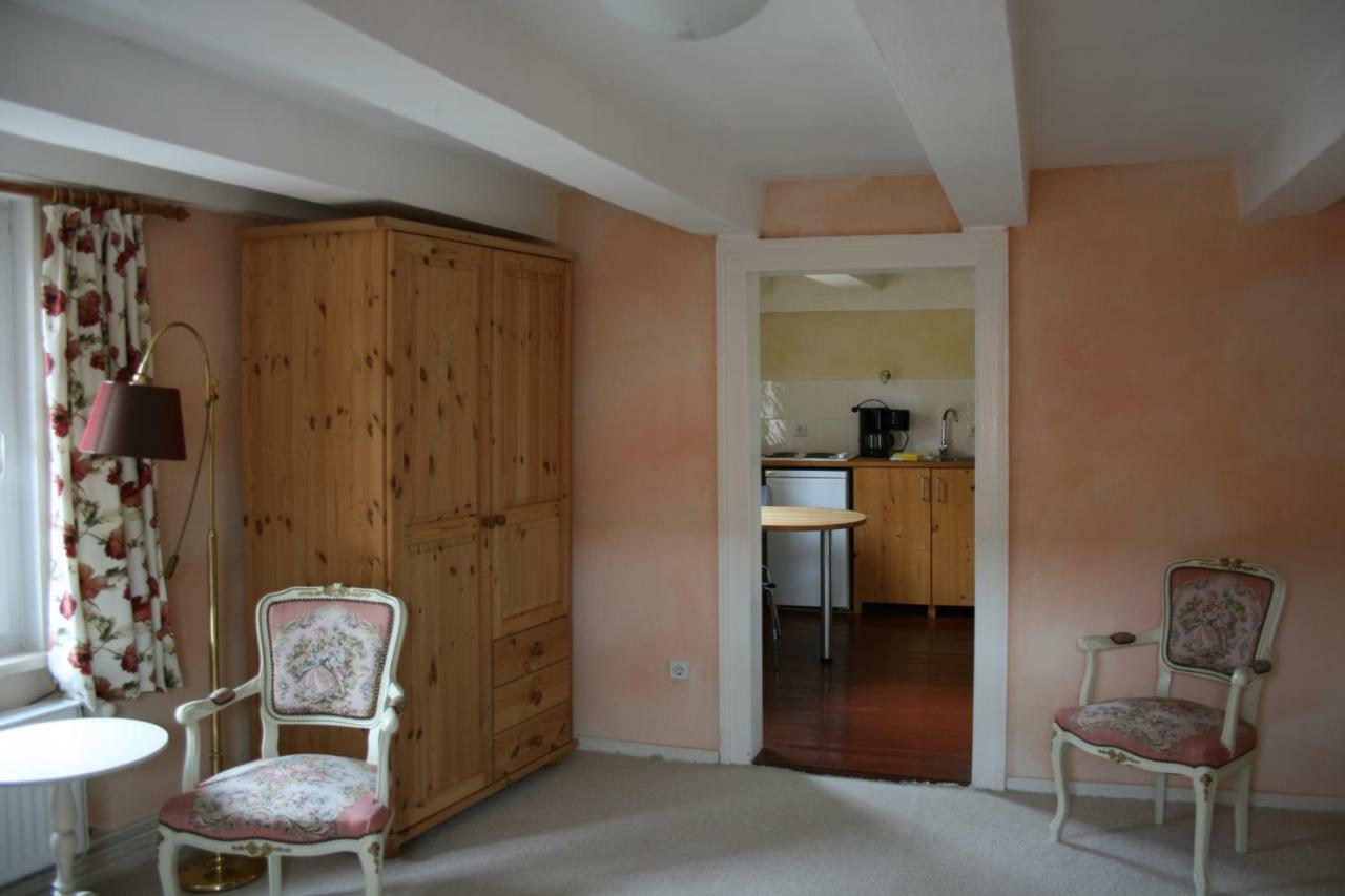Apartments Café Brennnessel Veltheim Esterno foto